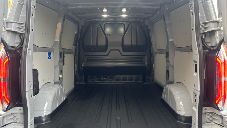 Ford Transit Custom E-320 L1 Rwd 100kW 65kWh H1 Van Limited Auto